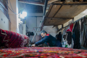 صورة لقسم السجاد المنسوج يدوياً